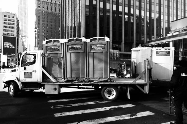 Best Portable restroom trailer rental  in Nevada, MO